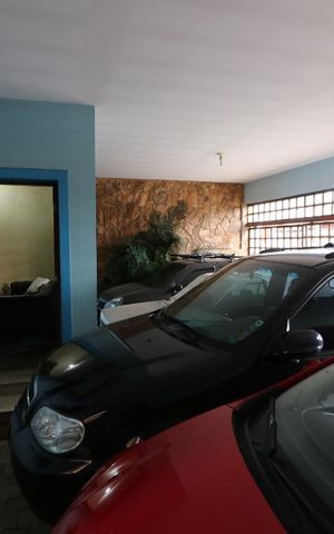 Casa à venda com 300m², 5 quartos e 4 vagasGaragem