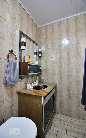 Casa à venda com 207m², 3 quartos e 4 vagasBanheiro do Quarto 1 - Suíte 