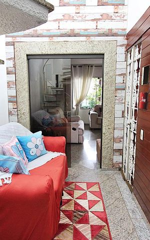 Casa à venda com 207m², 3 quartos e 4 vagasHall dos Quartos 
