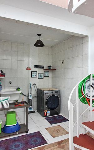 Casa à venda com 207m², 3 quartos e 4 vagasLavanderia