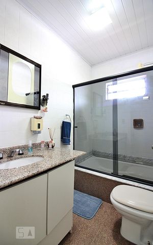 Casa à venda com 207m², 3 quartos e 4 vagasBanheiro Social