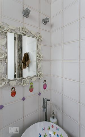 Apartamento à venda com 147m², 2 quartos e 1 vaga Apartamento à venda com 147m², 2 quartos e 1 vagaBanheiro de Serviço