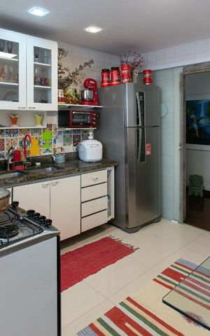 Apartamento à venda com 147m², 2 quartos e 1 vaga Apartamento à venda com 147m², 2 quartos e 1 vagaCozinha e Área de Serviço