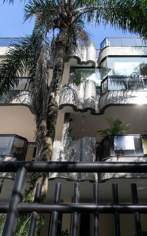 Apartamento à venda com 147m², 2 quartos e 1 vaga Apartamento à venda com 147m², 2 quartos e 1 vagaFachada