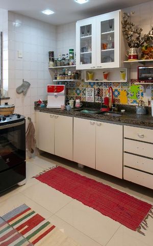 Apartamento à venda com 147m², 2 quartos e 1 vaga Apartamento à venda com 147m², 2 quartos e 1 vagaCozinha e Área de Serviço