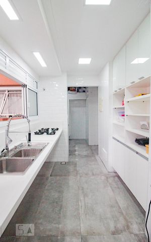 Apartamento à venda com 142m², 3 quartos e 2 vagasCozinha