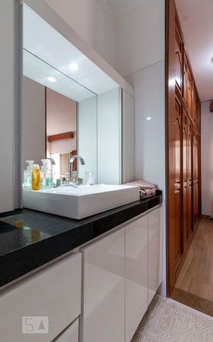 Casa para alugar com 276m², 3 quartos e 2 vagas Casa para alugar com 276m², 3 quartos e 2 vagasBanheiro Quarto 1 - Suite