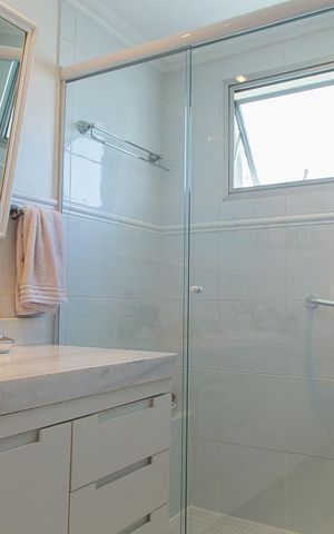 Apartamento à venda com 220m², 4 quartos e 3 vagasBanheiro da suíte