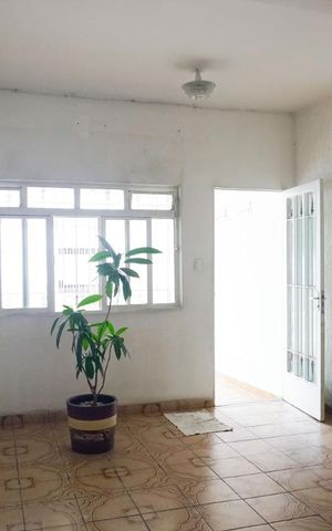 Casa à venda com 181m², 3 quartos e 2 vagasSala