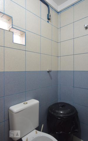 Casa à venda com 870m², 8 quartos e 8 vagasEdícula - banheiro 5