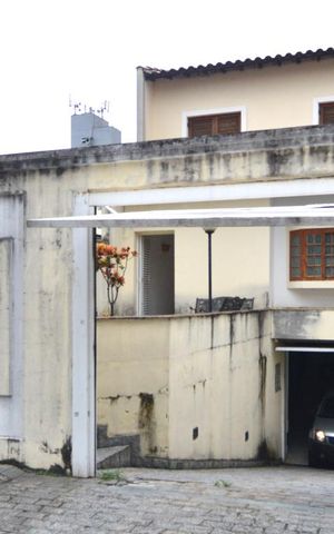 Casa à venda com 870m², 8 quartos e 8 vagasFachada externa