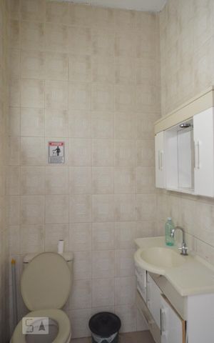 Casa à venda com 870m², 8 quartos e 8 vagasGaragem - banheiro 6
