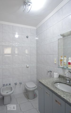 Casa à venda com 870m², 8 quartos e 8 vagasBanheiro da suite 1