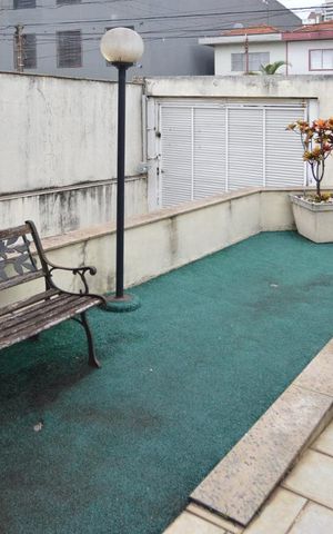 Casa à venda com 870m², 8 quartos e 8 vagasÁrea interna da entrada