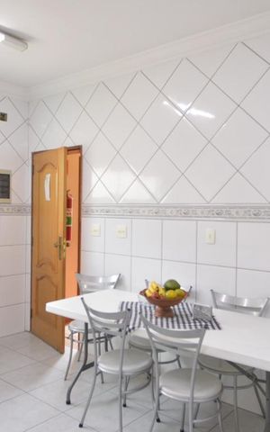 Casa à venda com 870m², 8 quartos e 8 vagasCozinha 1