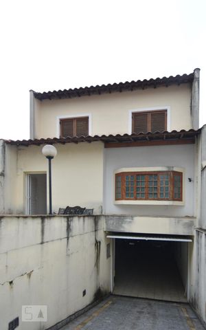 Casa à venda com 870m², 8 quartos e 8 vagasFachada interna