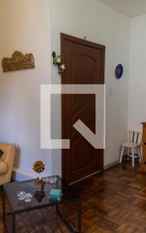 Apartamento à venda com 98m², 3 quartos e sem vaga Apartamento à venda com 98m², 3 quartos e sem vagaSala