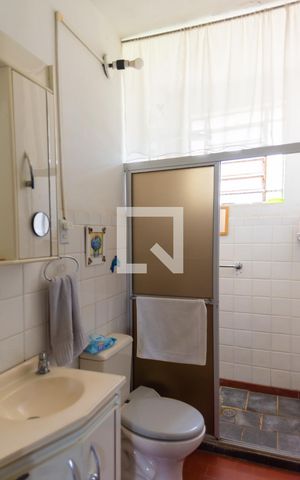 Apartamento à venda com 98m², 3 quartos e sem vaga Apartamento à venda com 98m², 3 quartos e sem vagaBanheiro