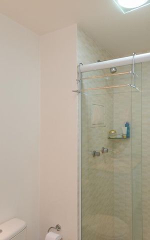 Apartamento à venda com 49m², 1 quarto e 1 vaga Apartamento à venda com 49m², 1 quarto e 1 vagaBanheiro da Suíte