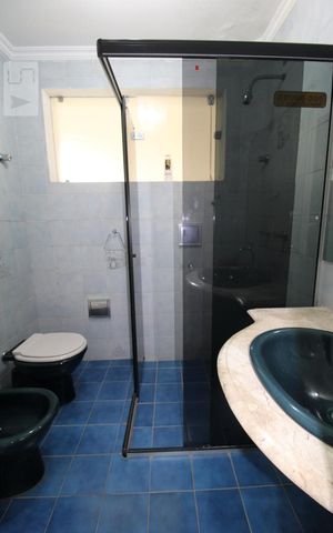 Casa à venda com 800m², 4 quartos e 6 vagasBanheiro do Quarto 1
