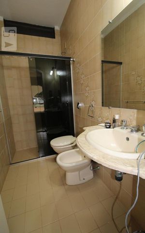 Casa à venda com 800m², 4 quartos e 6 vagasBanheiro do Quarto 3