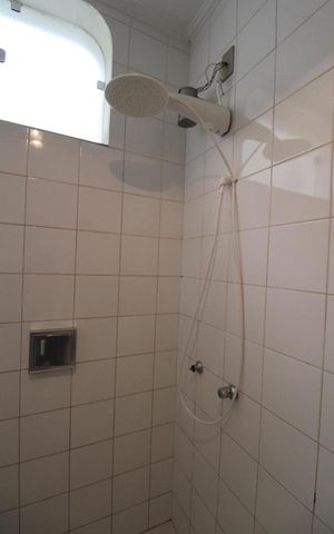 Casa à venda com 800m², 4 quartos e 6 vagasBanheiro da Piscina