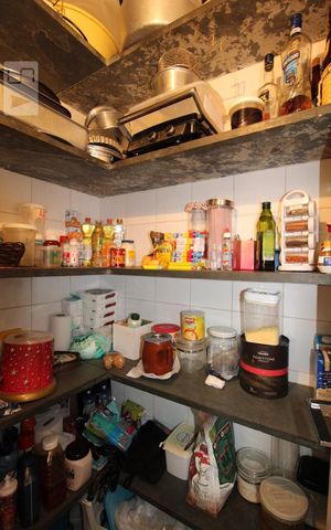 Casa à venda com 800m², 4 quartos e 6 vagasDespensa da Cozinha