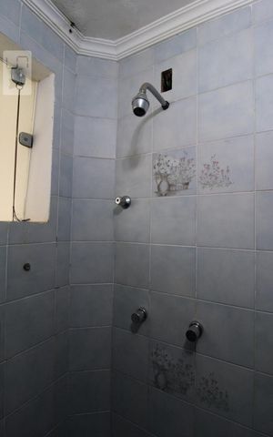 Casa à venda com 800m², 4 quartos e 6 vagasBanheiro do Quarto 1