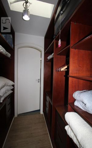 Casa à venda com 800m², 4 quartos e 6 vagasCloset do Quarto 1