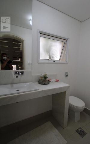 Casa à venda com 800m², 4 quartos e 6 vagasLavabo