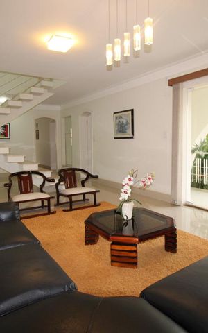 Casa à venda com 800m², 4 quartos e 6 vagasSala
