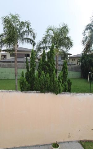 Casa à venda com 800m², 4 quartos e 6 vagasVista da Varanda da Cozinha