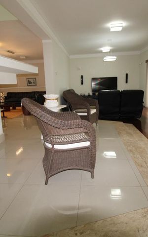 Casa à venda com 800m², 4 quartos e 6 vagasSala