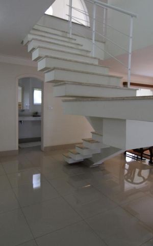 Casa à venda com 800m², 4 quartos e 6 vagasSala
