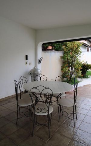 Casa à venda com 800m², 4 quartos e 6 vagasChurrasqueira