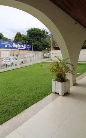 Casa à venda com 800m², 4 quartos e 6 vagasFachada