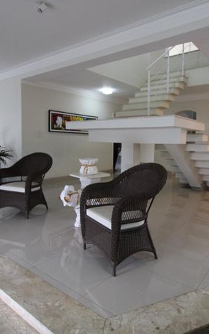 Casa à venda com 800m², 4 quartos e 6 vagasSala