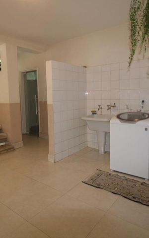 Casa à venda com 800m², 4 quartos e 6 vagasÁrea de Serviço