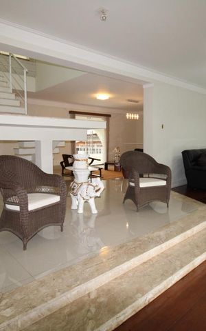 Casa à venda com 800m², 4 quartos e 6 vagasSala
