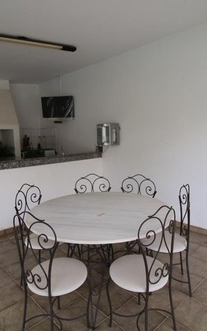 Casa à venda com 800m², 4 quartos e 6 vagasChurrasqueira