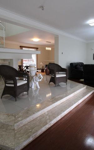 Casa à venda com 800m², 4 quartos e 6 vagasSala