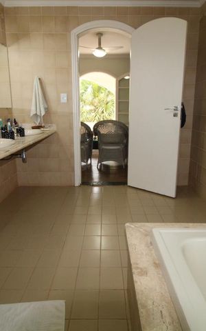 Casa à venda com 800m², 4 quartos e 6 vagasBanheiro do Quarto 4