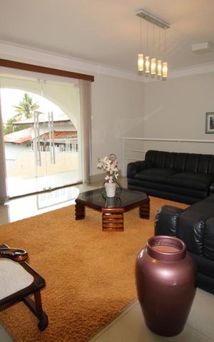 Casa à venda com 800m², 4 quartos e 6 vagasSala