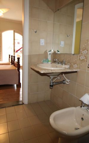 Casa à venda com 800m², 4 quartos e 6 vagasBanheiro do Quarto 2