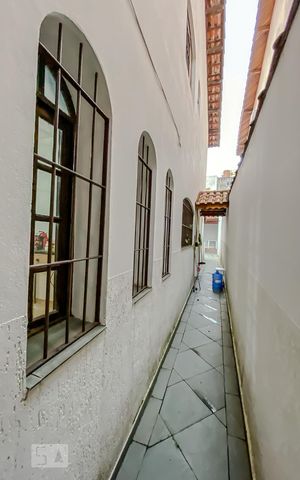 Casa à venda com 200m², 4 quartos e 2 vagasQuintal
