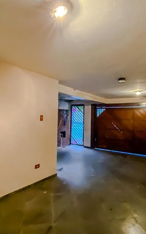 Casa à venda com 200m², 4 quartos e 2 vagasGaragem