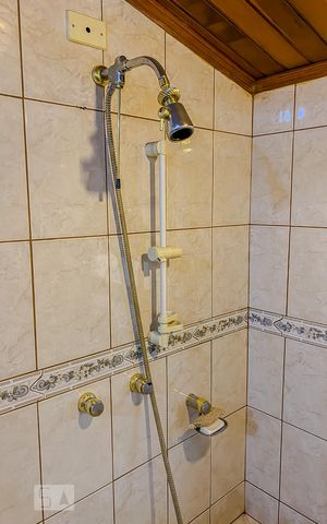 Casa à venda com 200m², 4 quartos e 2 vagasDetalhe do Banheiro da Suite