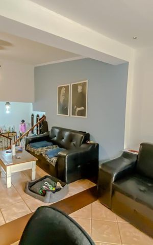 Casa à venda com 200m², 4 quartos e 2 vagasSala