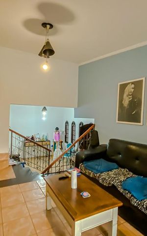 Casa à venda com 200m², 4 quartos e 2 vagasSala