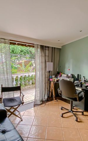 Casa à venda com 200m², 4 quartos e 2 vagasSala